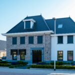 De hypotheekrente is in enkele weken met 0,2 tot 0,3 procentpunt gestegen. Analyse van cijfers, oorzaken en gevolgen voor huizenkopers.