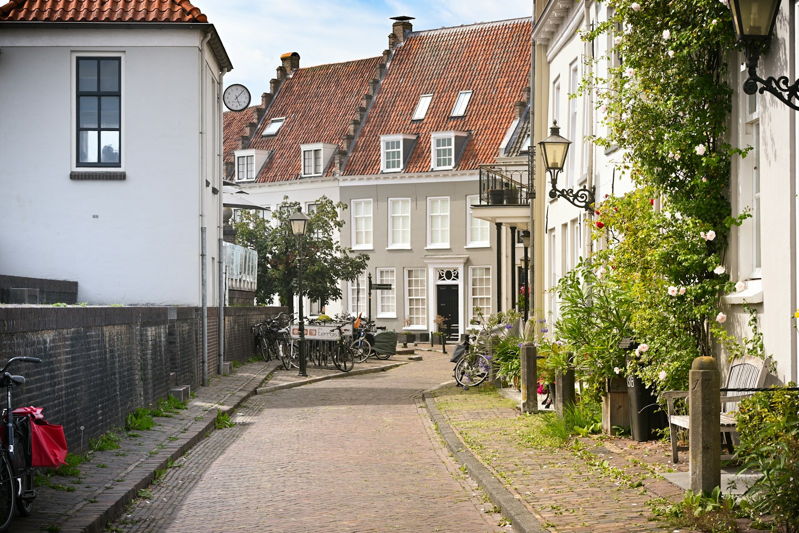 Hypotheekrente vlakt af, maar aanvragen dalen fors. Vooral starters haken af door hogere maandlasten en strengere financiering.