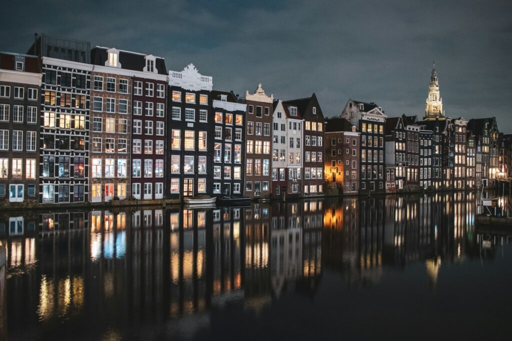 Tienduizenden huishoudens zien hun gemeentelijke lasten volgend jaar fors stijgen